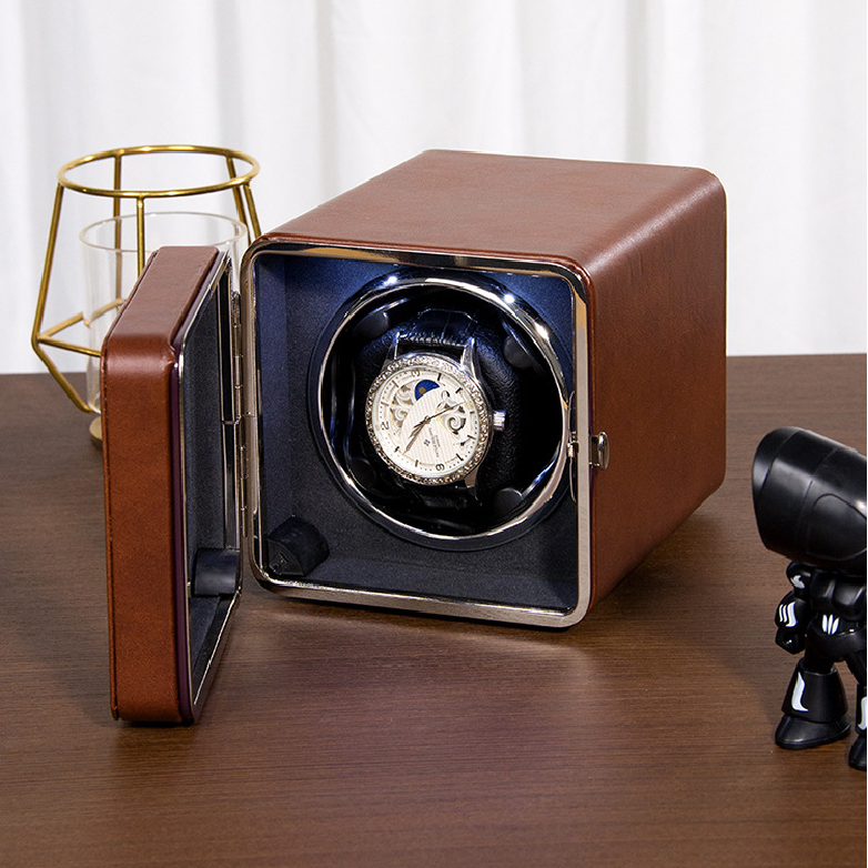 Watch Winder in Brown Leather - OK Magnify